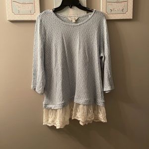 Kratz Kat thin and adorable sweater w/ lace bottom